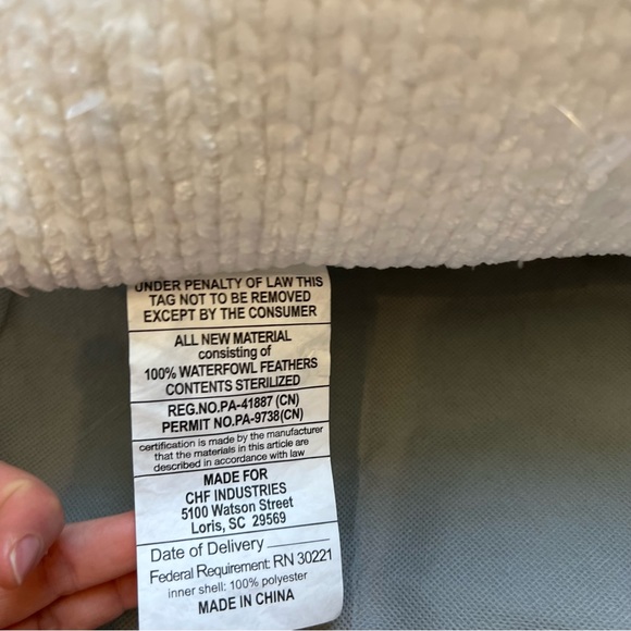 Pair 20x20 white and navy NWT pillows, DKNY and innup home - Picture 9 of 12